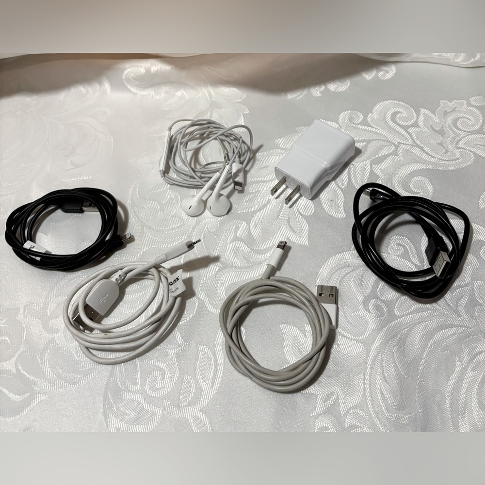 I Phone 11 Charging, Audio Accessory Set and Wall Charger
